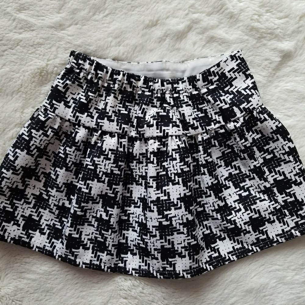 Girls skirt - Picture 2 of 4